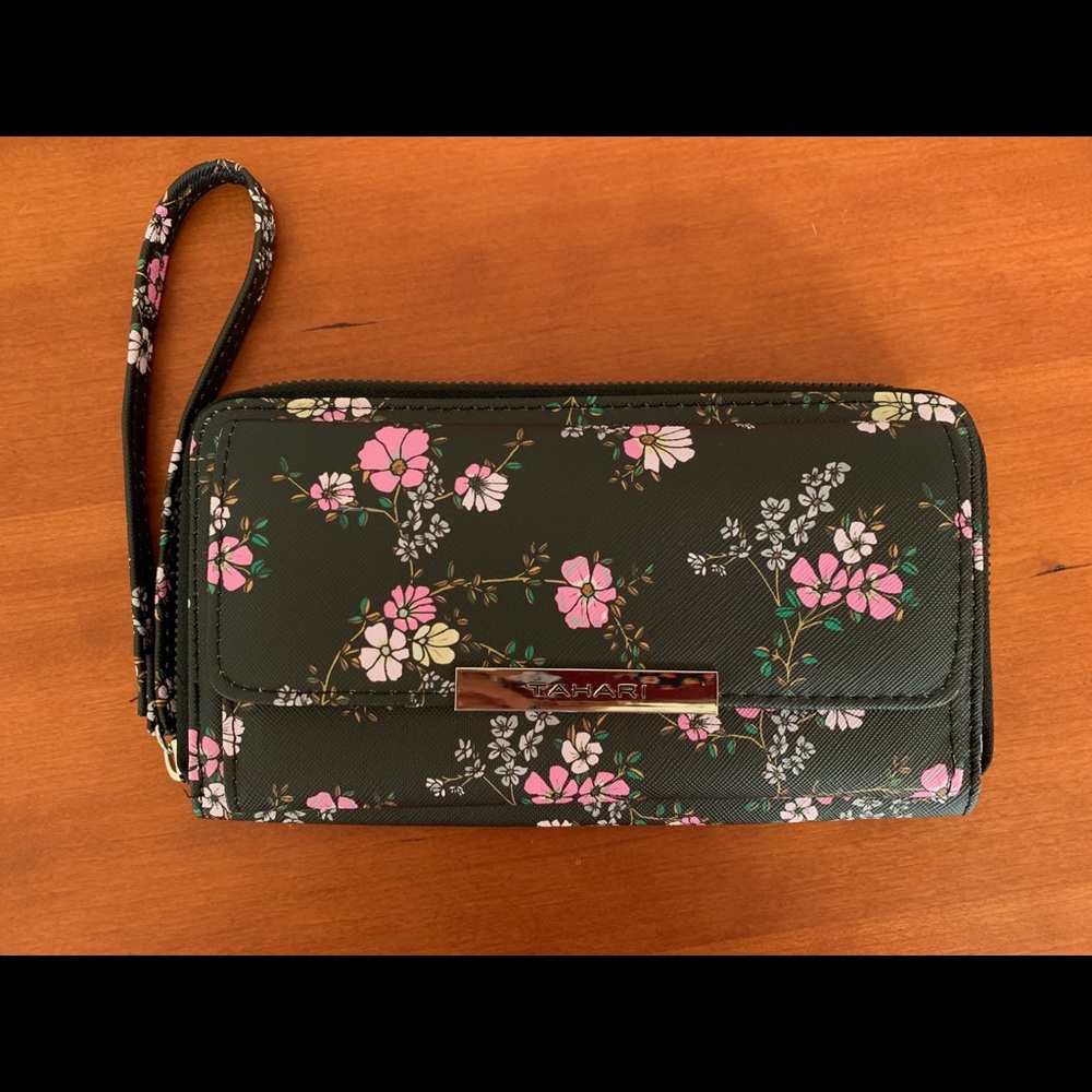 Tahari wallet